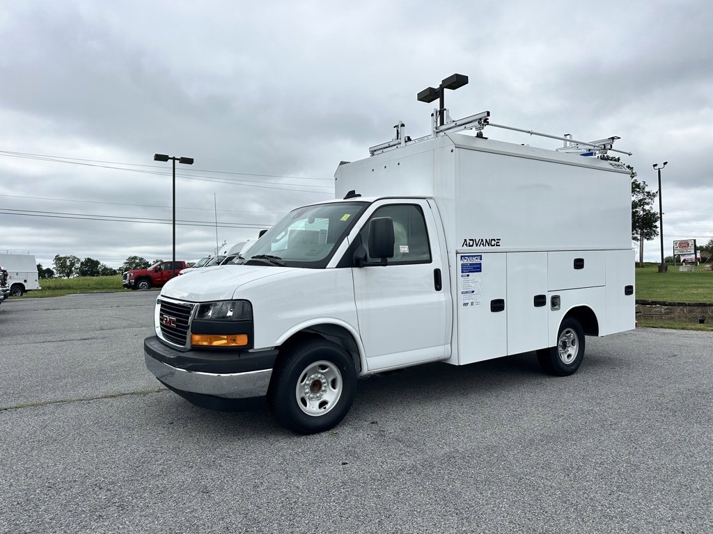 2025 Gmc Savana Cutaway 3500 photo 2