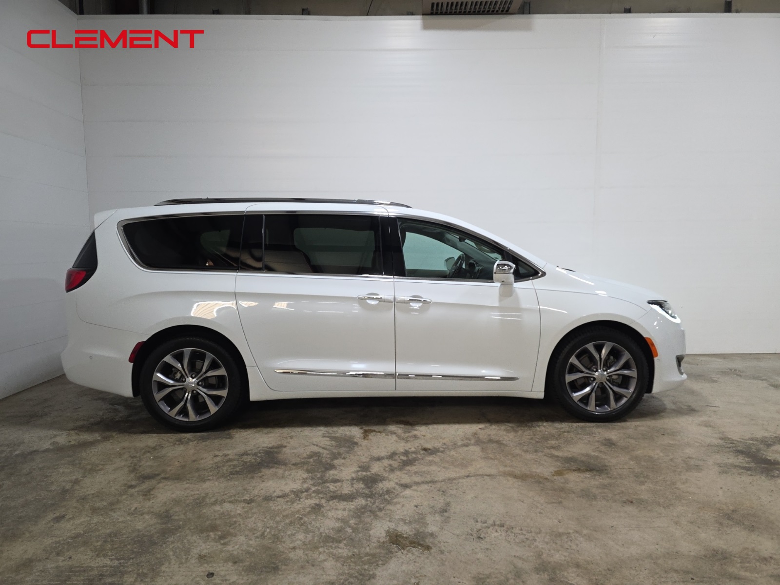 2019 Chrysler Pacifica Limited photo 4