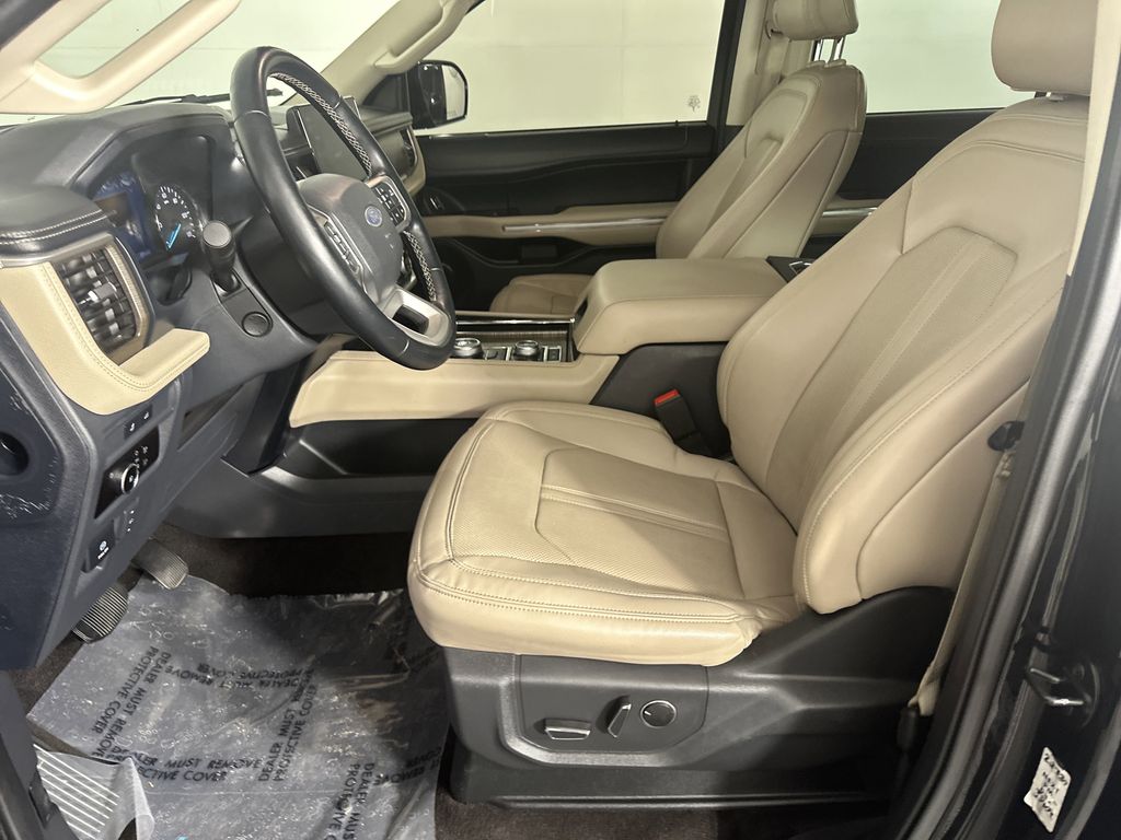 2023 Ford Expedition Limited photo 4