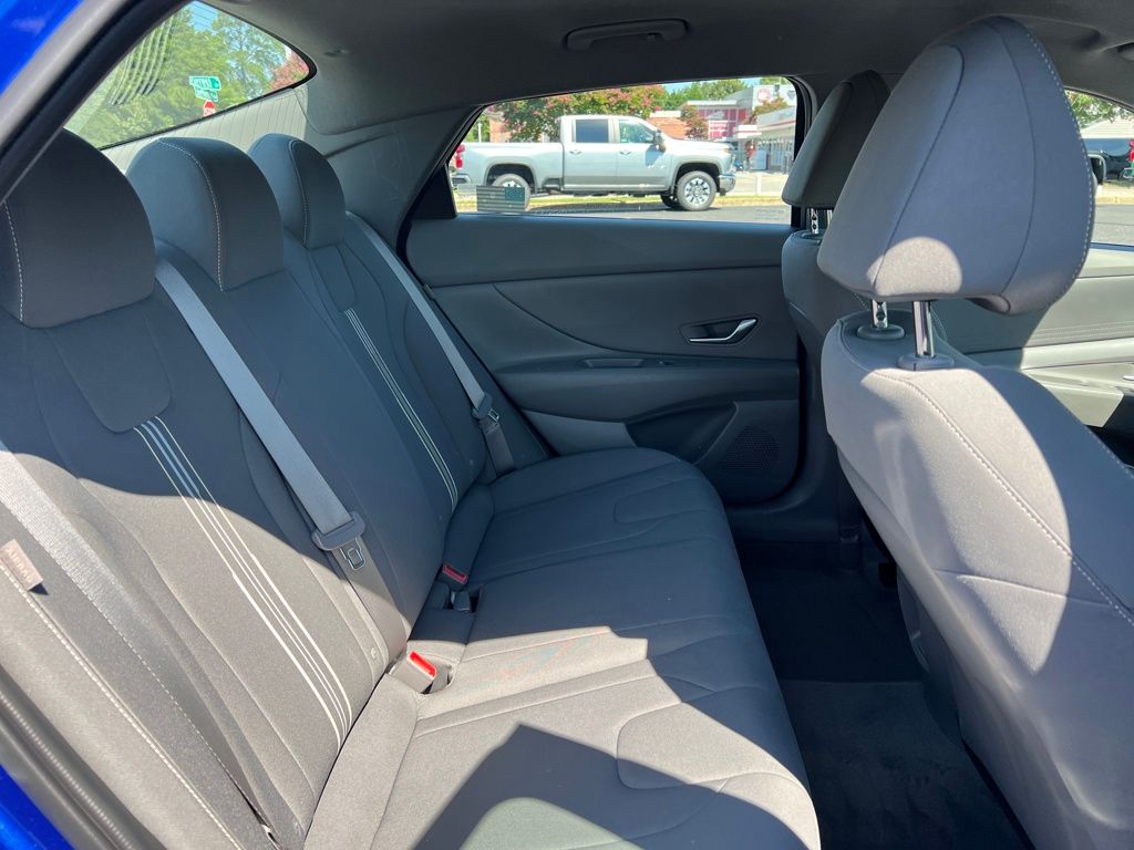 2024 Hyundai Elantra SEL photo 27