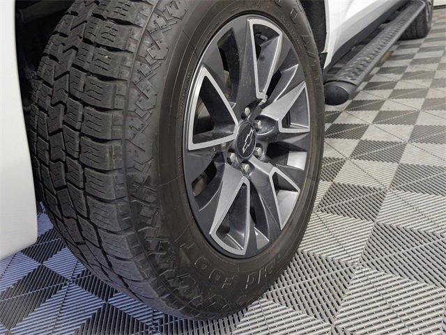 2023 Chevrolet Suburban Z71 photo 9