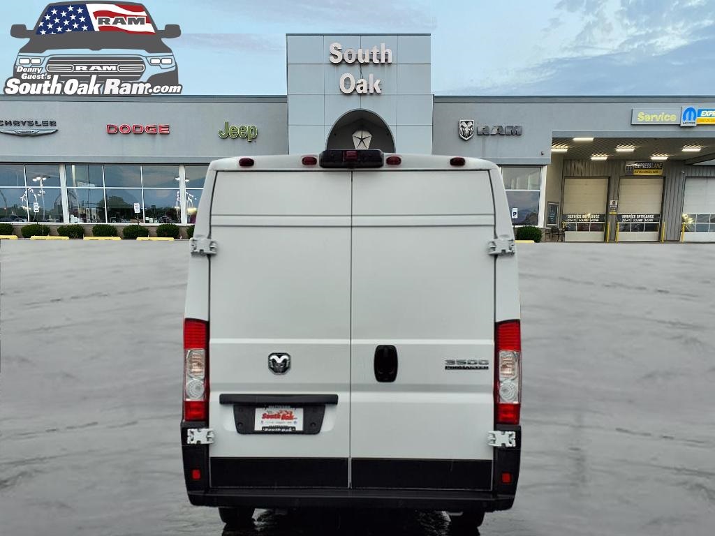 2025 Ram ProMaster 3500 Cargo Van photo 2