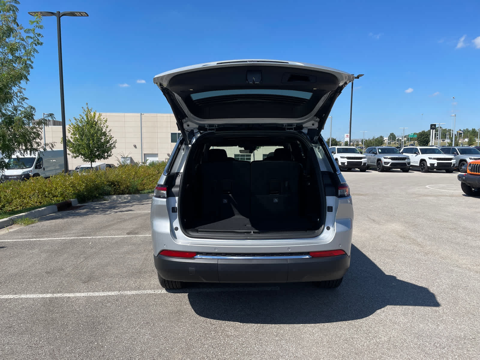 2025 Jeep Grand Cherokee Limited photo 10