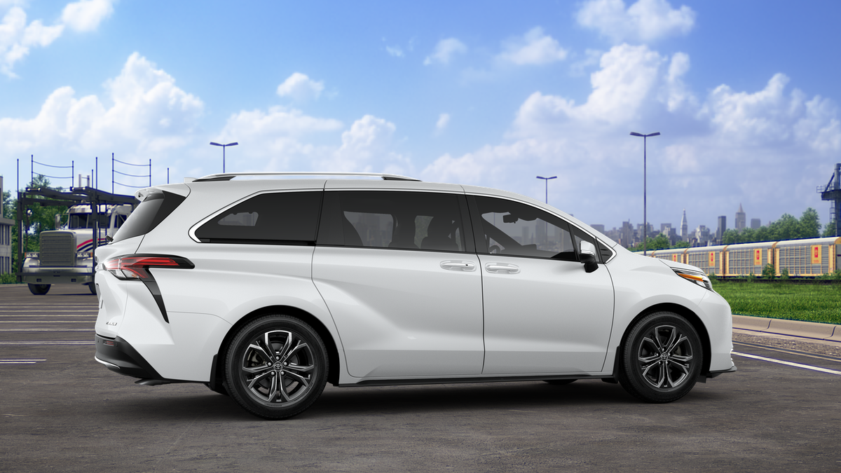 2025 Toyota Sienna Platinum photo 11