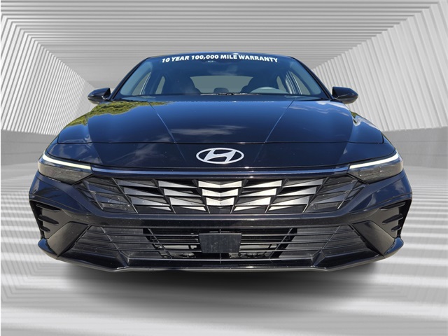 2025 Hyundai Elantra SEL Convenience photo 3