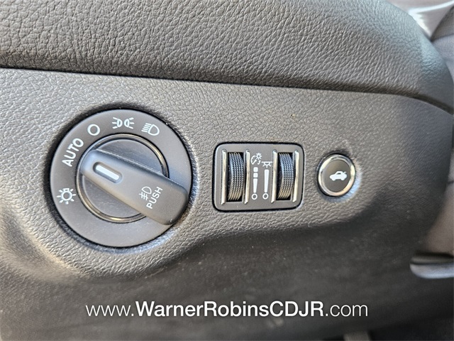 2021 Dodge Challenger SXT photo 19