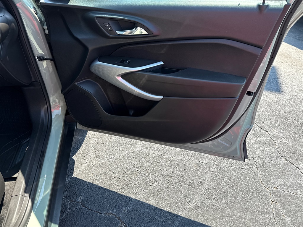 2024 Chevrolet Trax photo 14