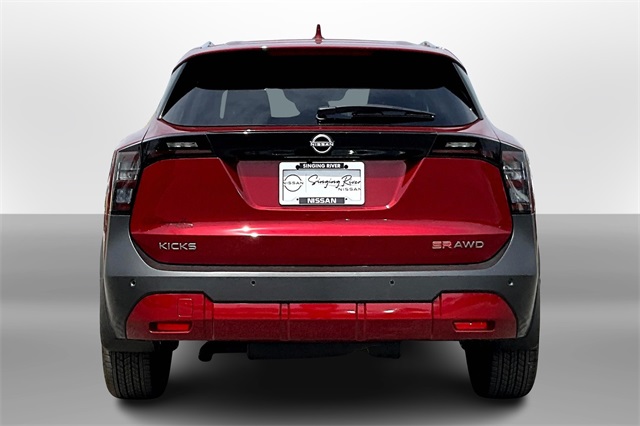 2025 Nissan Kicks SR photo 4