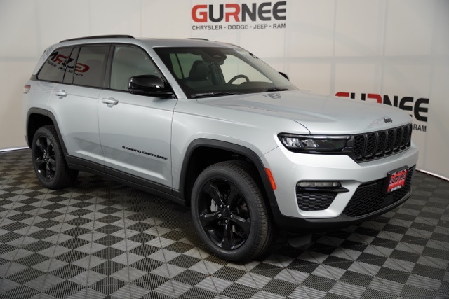 2025 Jeep Grand Cherokee Limited photo 2