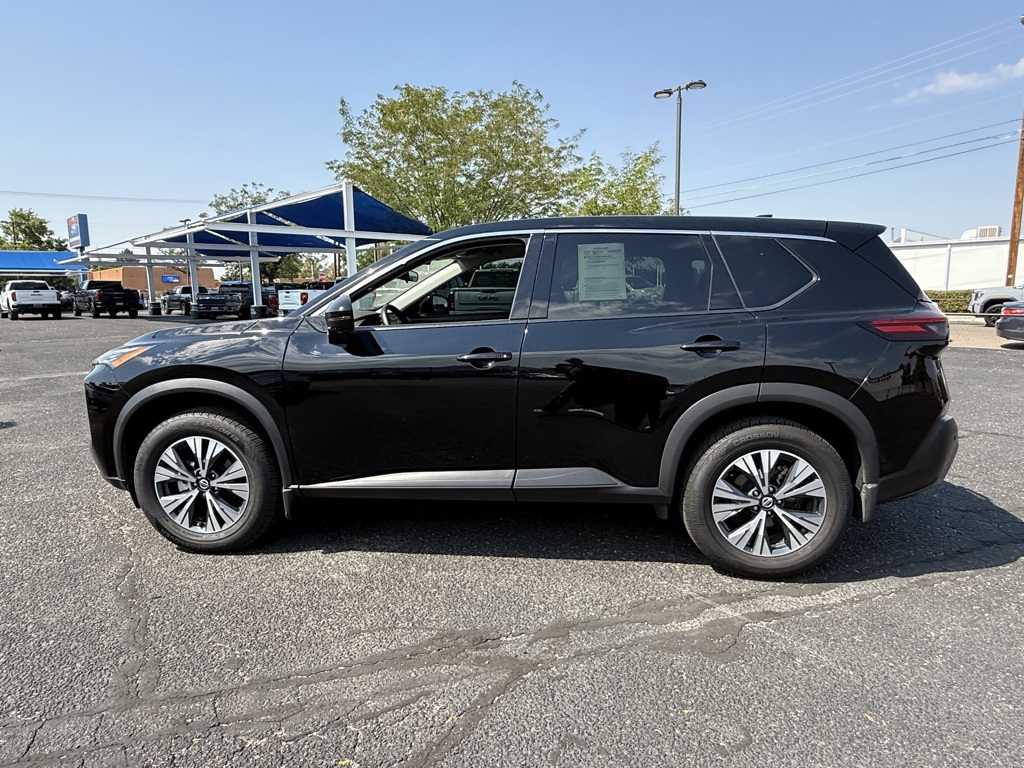 2021 Nissan Rogue SV photo 8