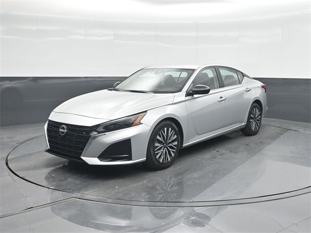 2024 Nissan Altima SV's photo