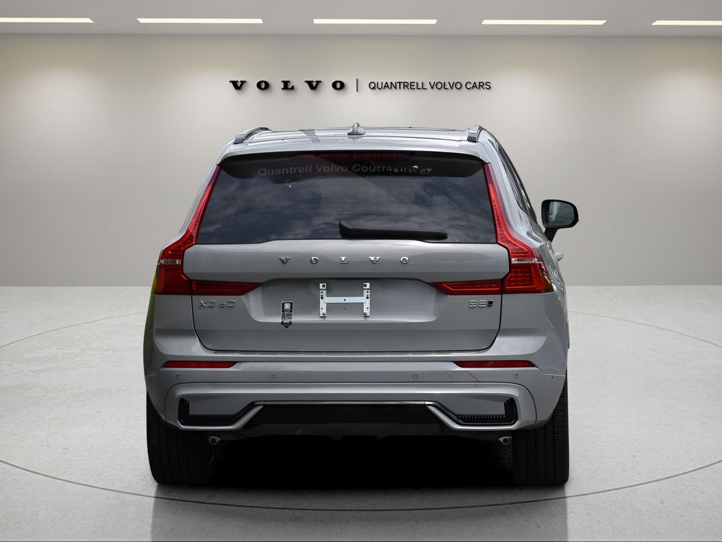 2025 Volvo XC60 B5 photo 4