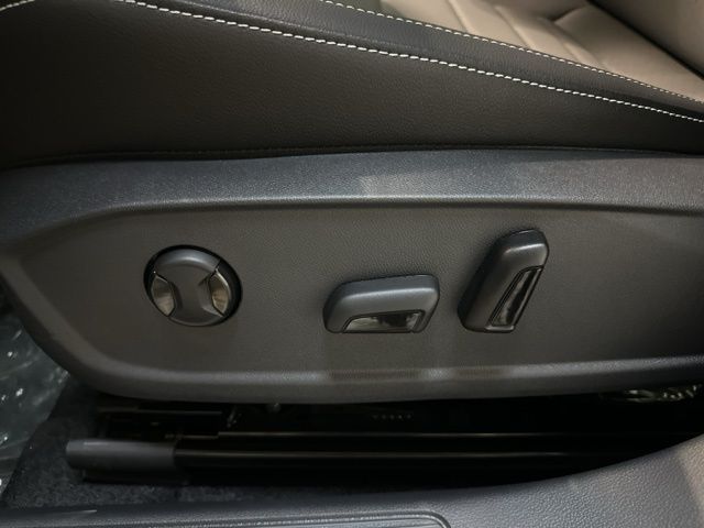 2025 Volkswagen Jetta 1.5T SE photo 13