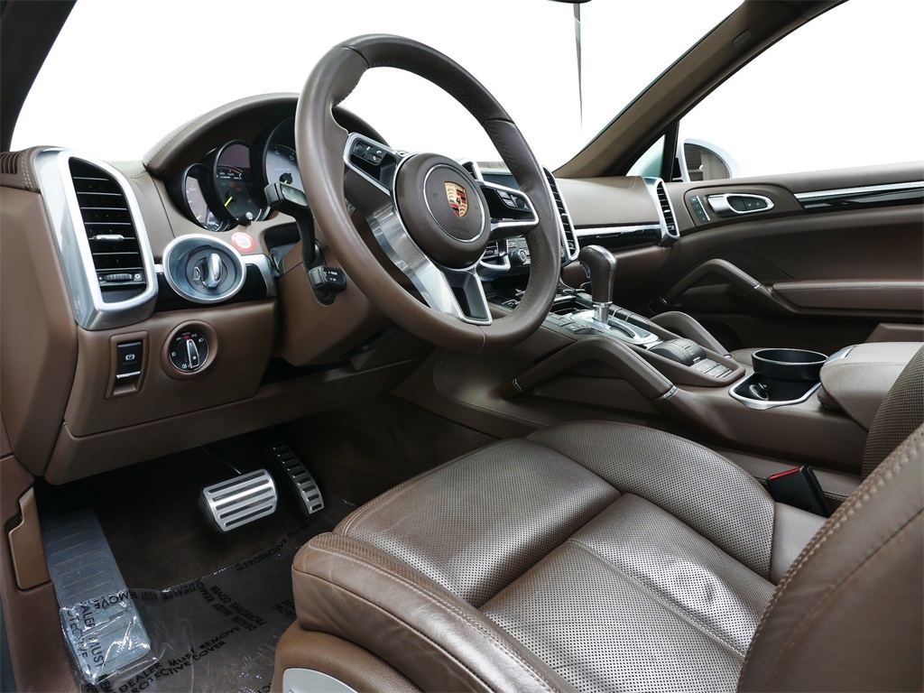 2017 Porsche Cayenne S E-Hybrid Platinum Edition photo 4