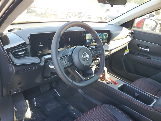 2026 Nissan Kicks SR photo 3