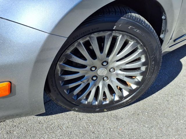 2010 Suzuki Kizashi photo 11