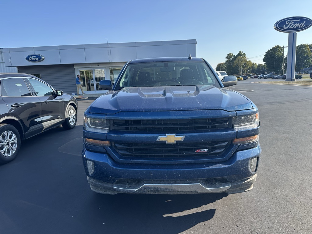 2016 Chevrolet Silverado 1500 LT photo 2