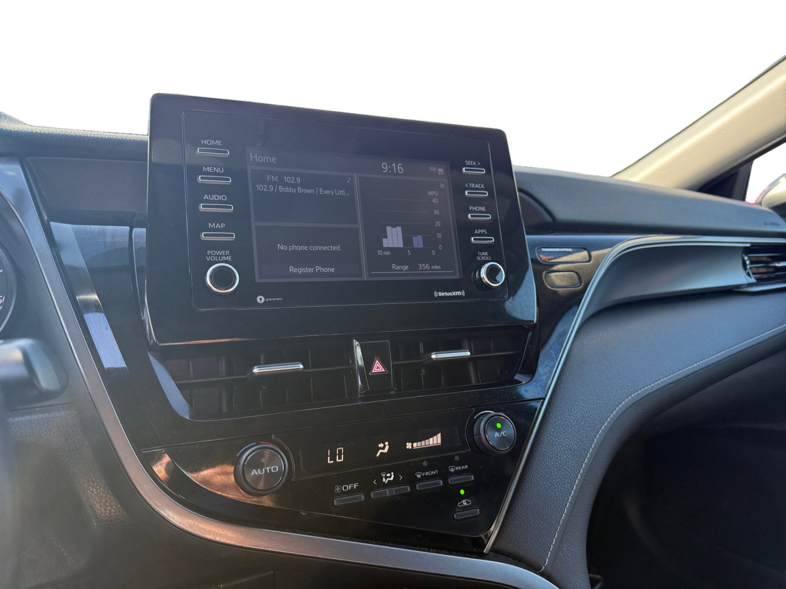 2021 Toyota Camry SE photo 12