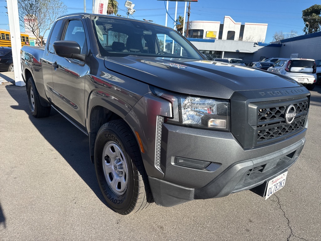 2022 Nissan Frontier S's photo