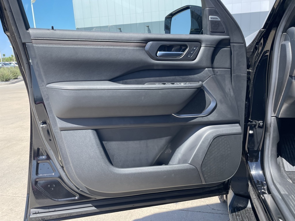 2025 Nissan Armada Platinum photo 12