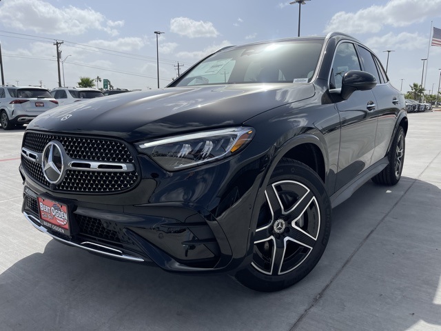 2025 Mercedes Benz GLC 300 4MATIC photo 3