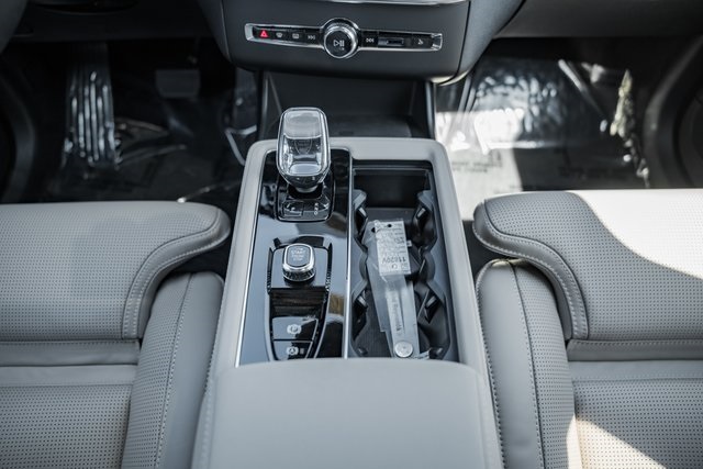 2026 Volvo XC90 photo 27