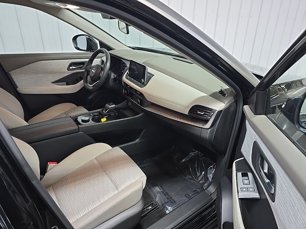 2023 Nissan Rogue SV photo 15