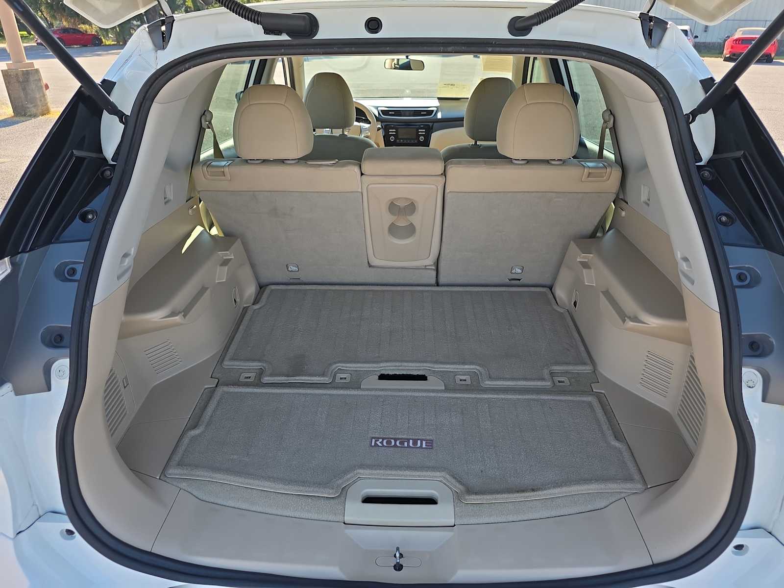 2015 Nissan Rogue S photo 25