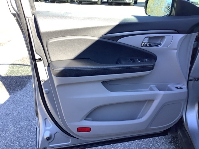2017 Honda Ridgeline RTL-T photo 12