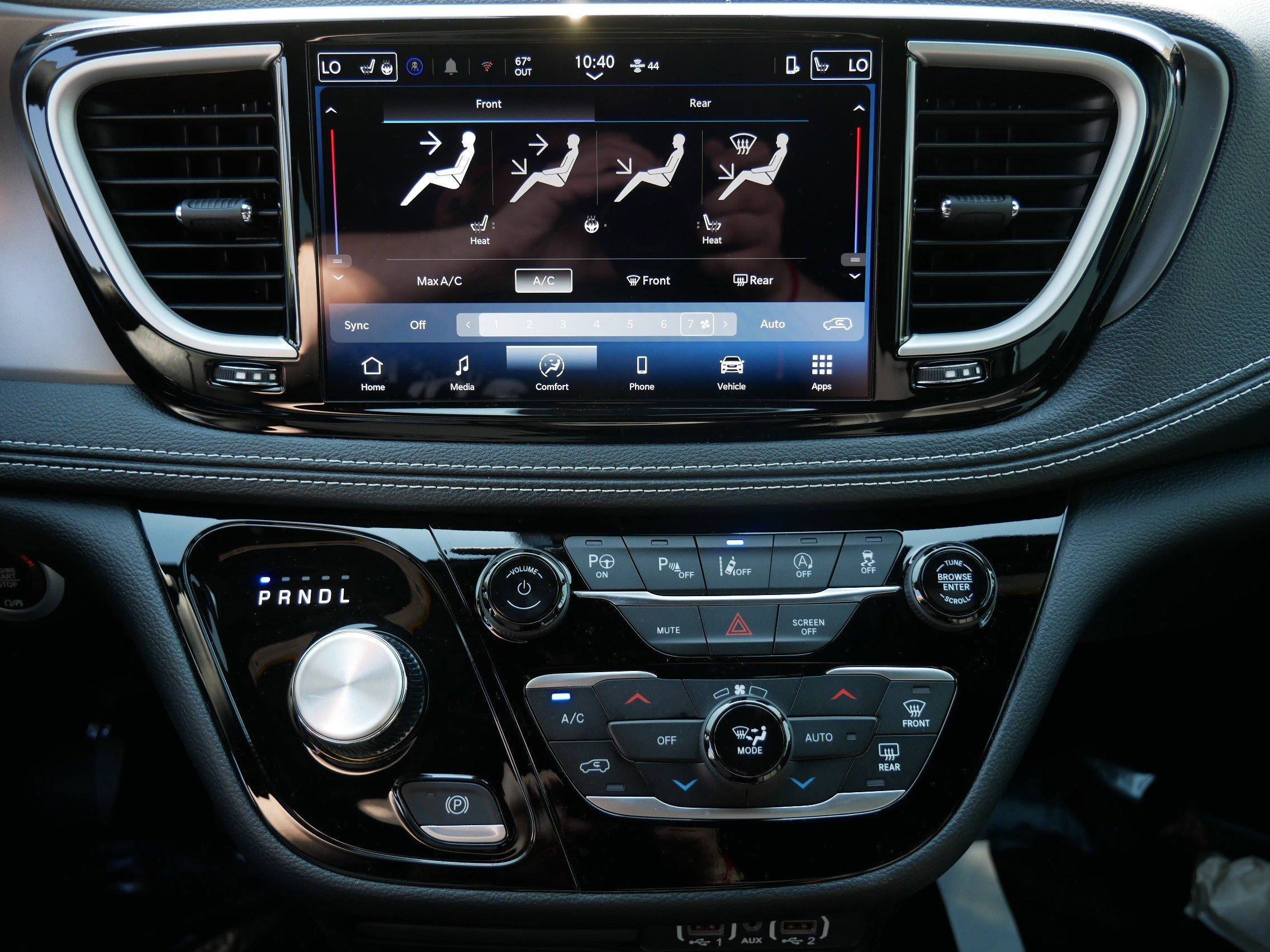 2025 Chrysler Pacifica photo 17