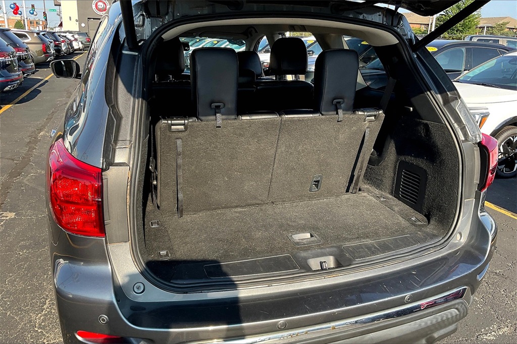 2019 Nissan Pathfinder SL photo 26