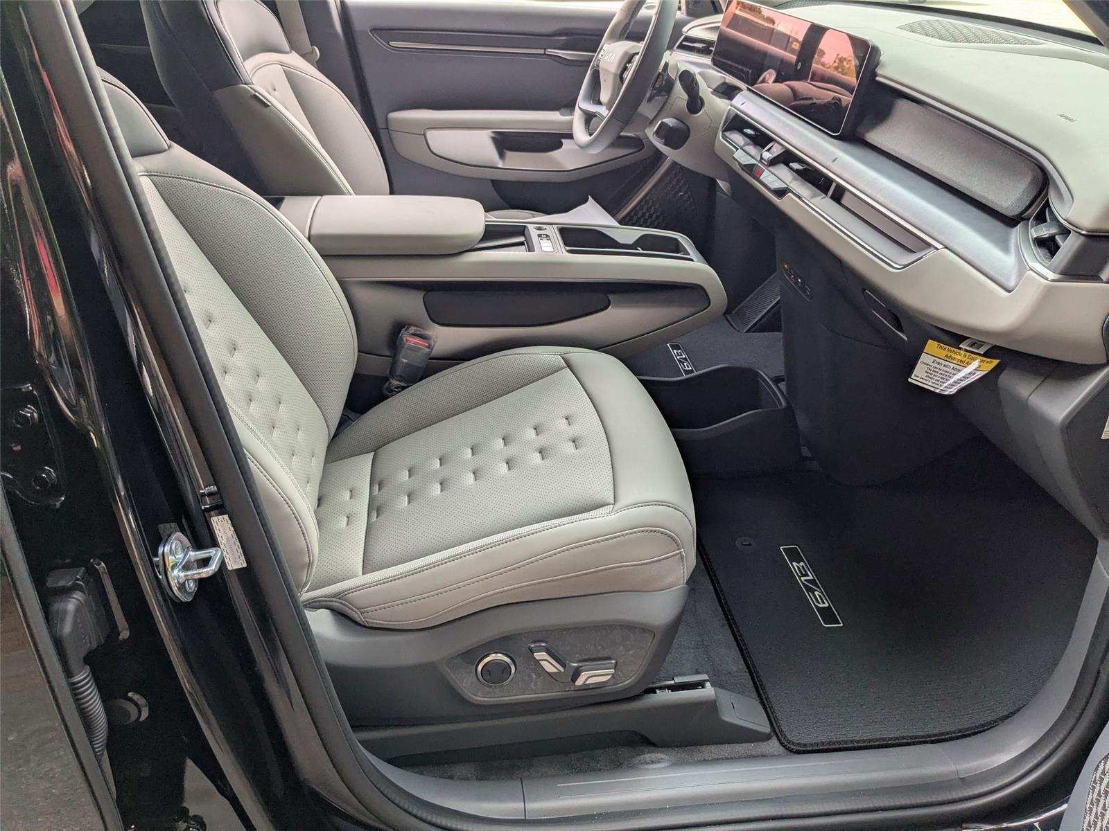 2026 Kia EV9 Wind photo 28
