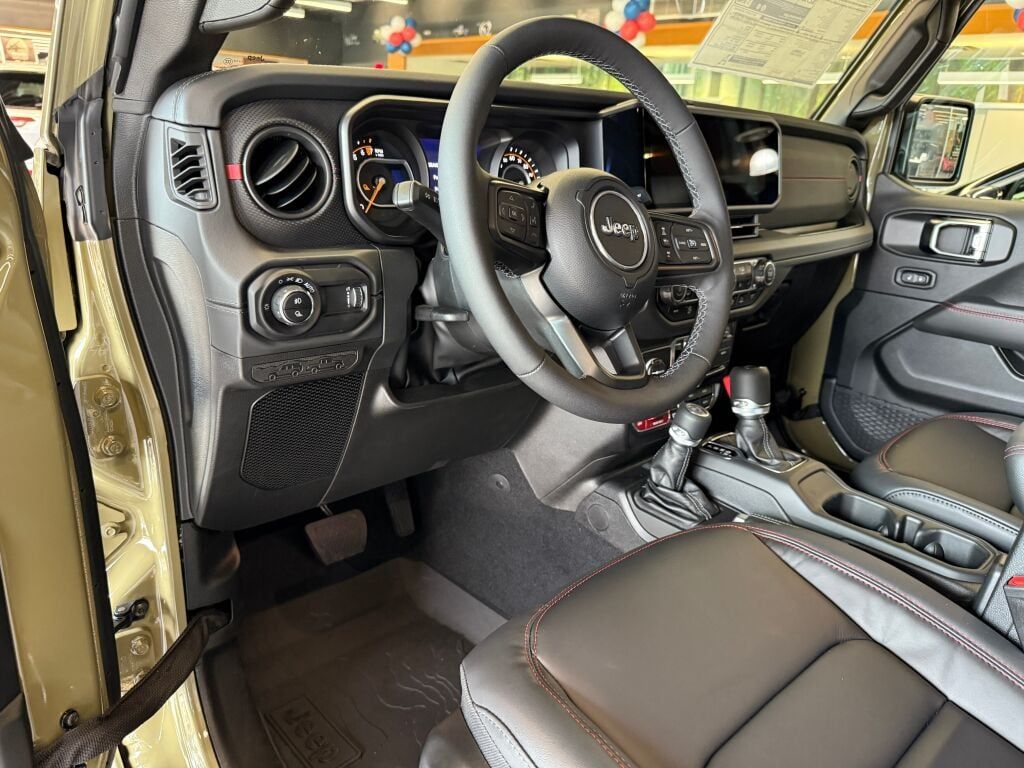 2025 Jeep Gladiator Rubicon photo 12