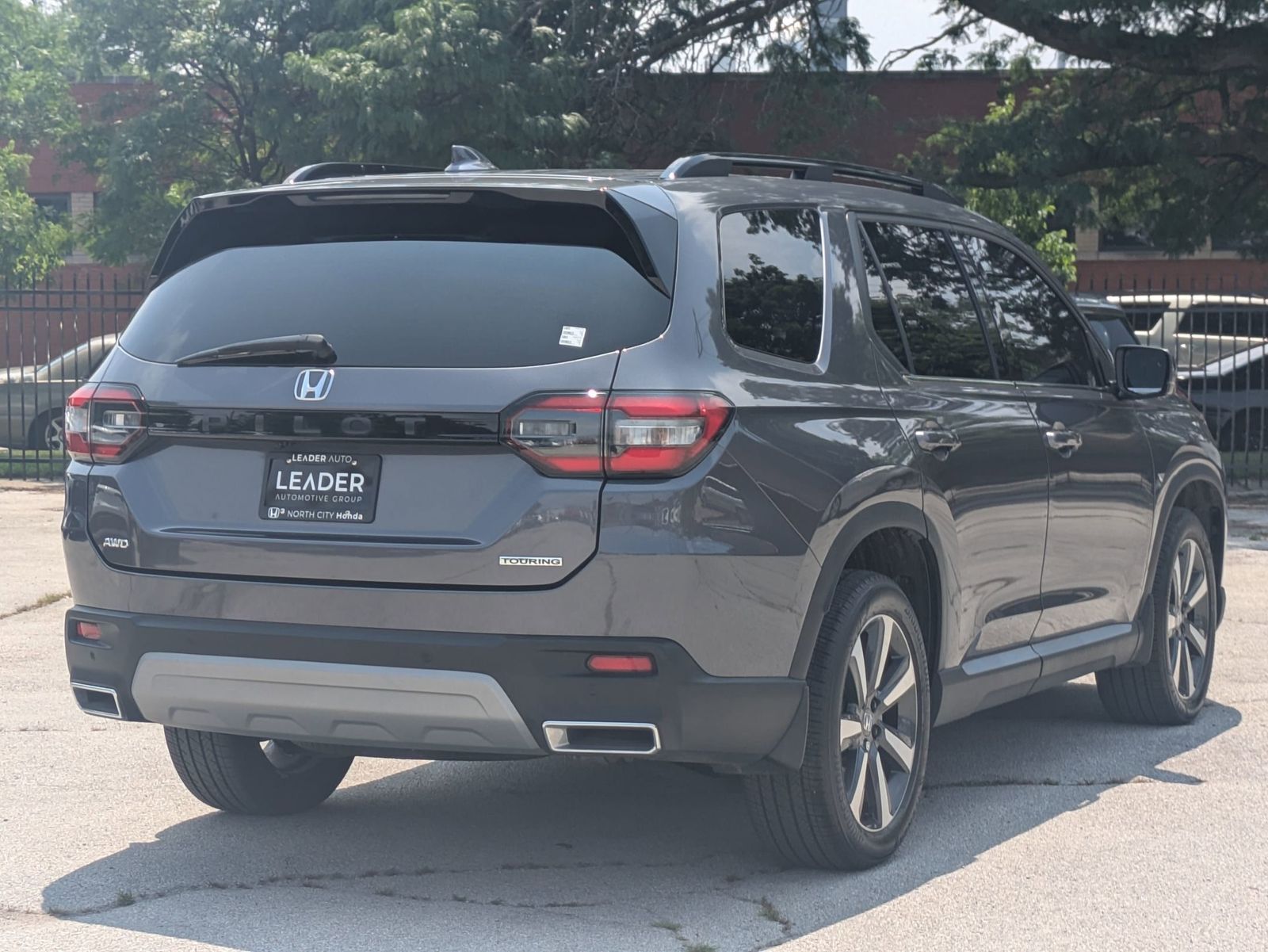 2023 Honda Pilot Touring photo 4