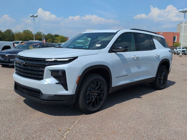 2026 Chevrolet Traverse photo 2