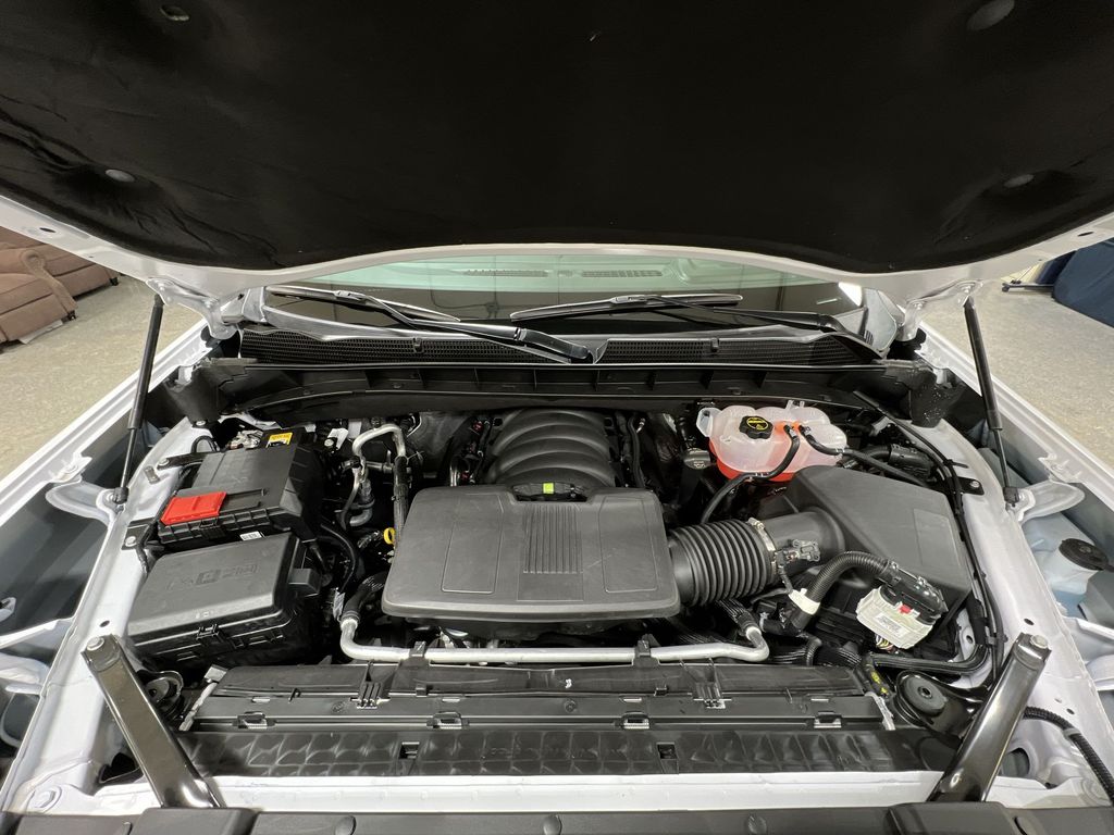 New 2025 White Frost Tricoat GMC SLT image 31