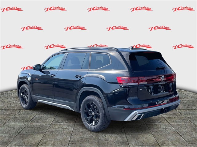 2025 Volkswagen Atlas Peak Edition SE photo 2