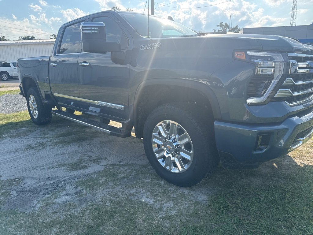 2025 Chevrolet Silverado 2500HD High Country photo 4