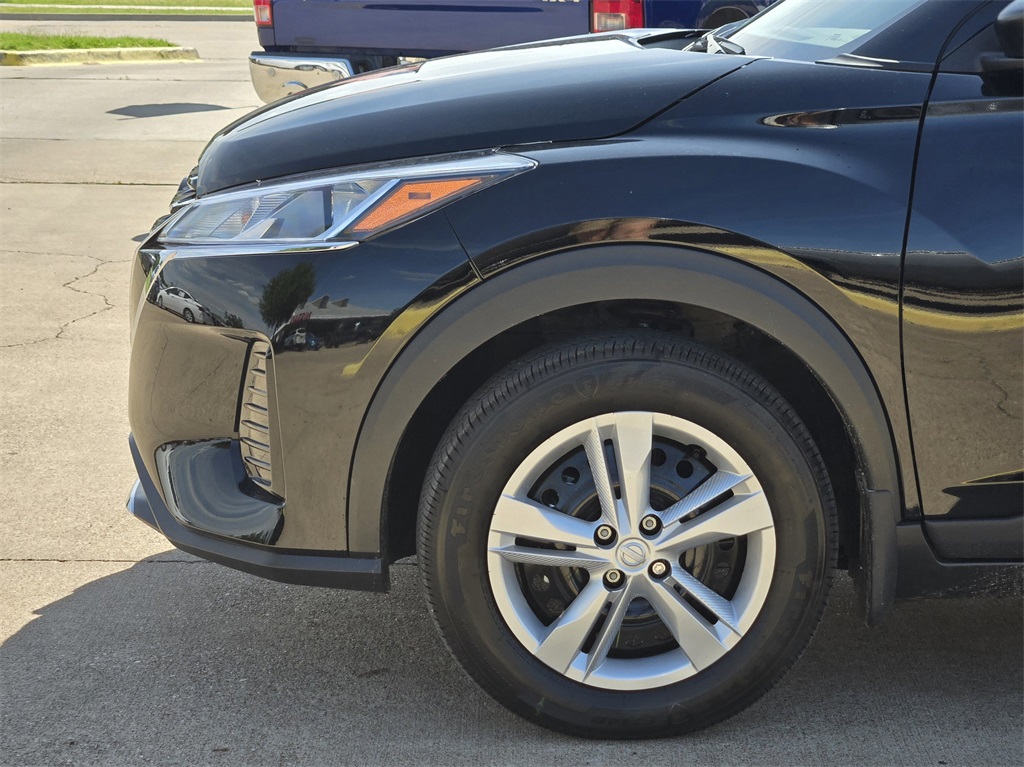2025 Nissan Kicks Play S photo 2
