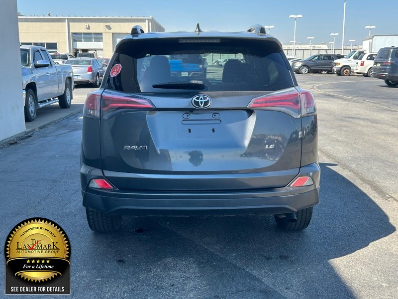 2017 Toyota RAV4 LE photo 6