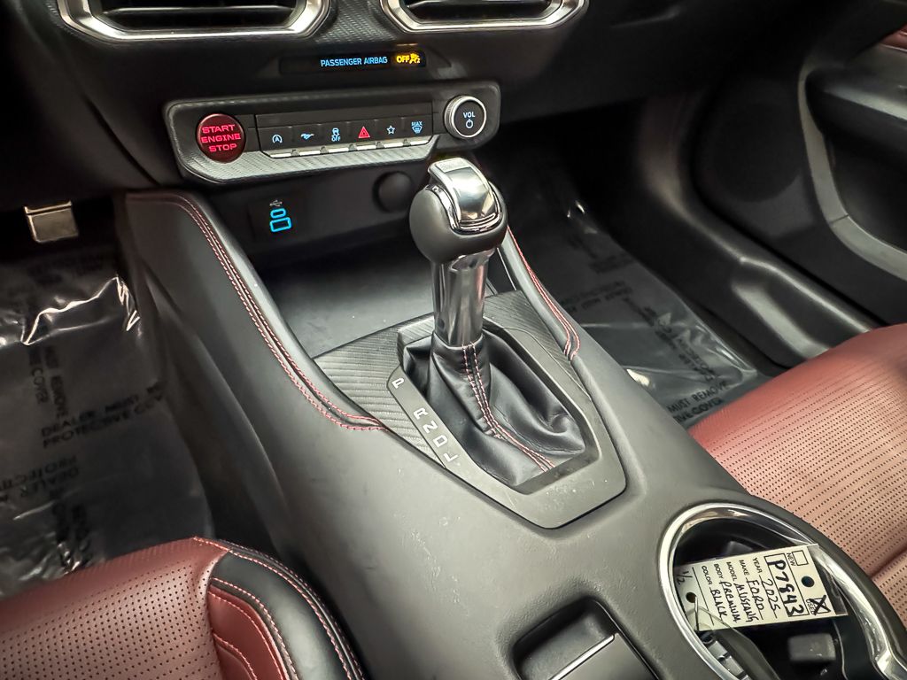 2025 FORD MUSTANG - Image 18