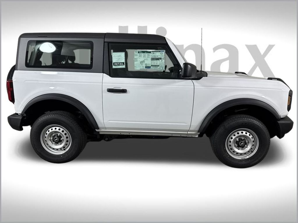 2025 Ford Bronco Base photo 13