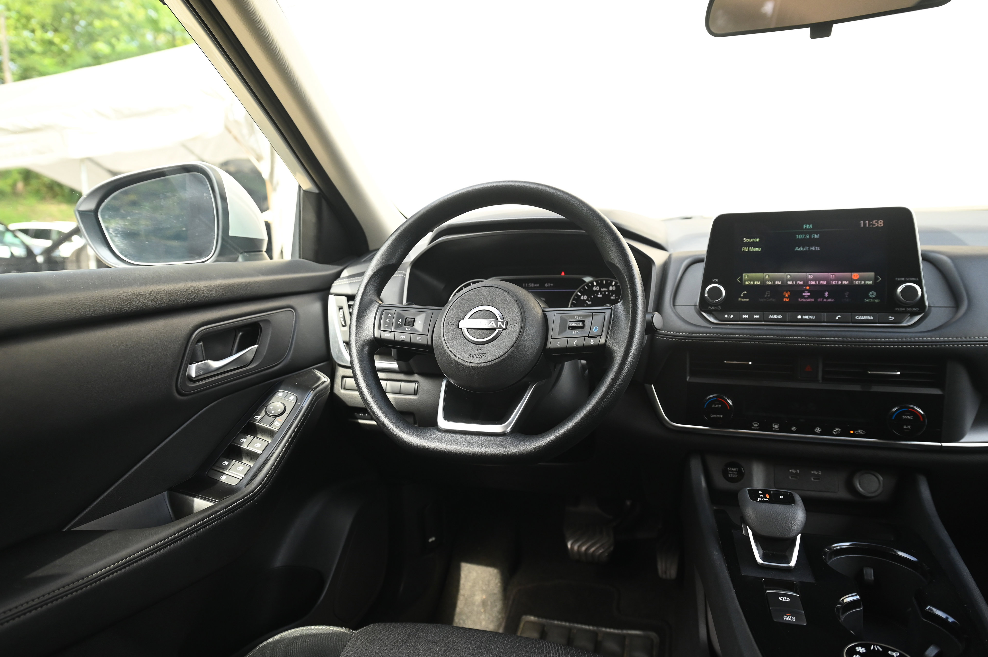 2024 Nissan Rogue SV photo 22