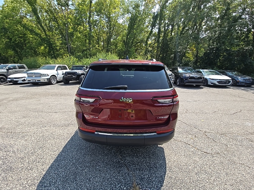 2022 Jeep Grand Cherokee Laredo photo 4