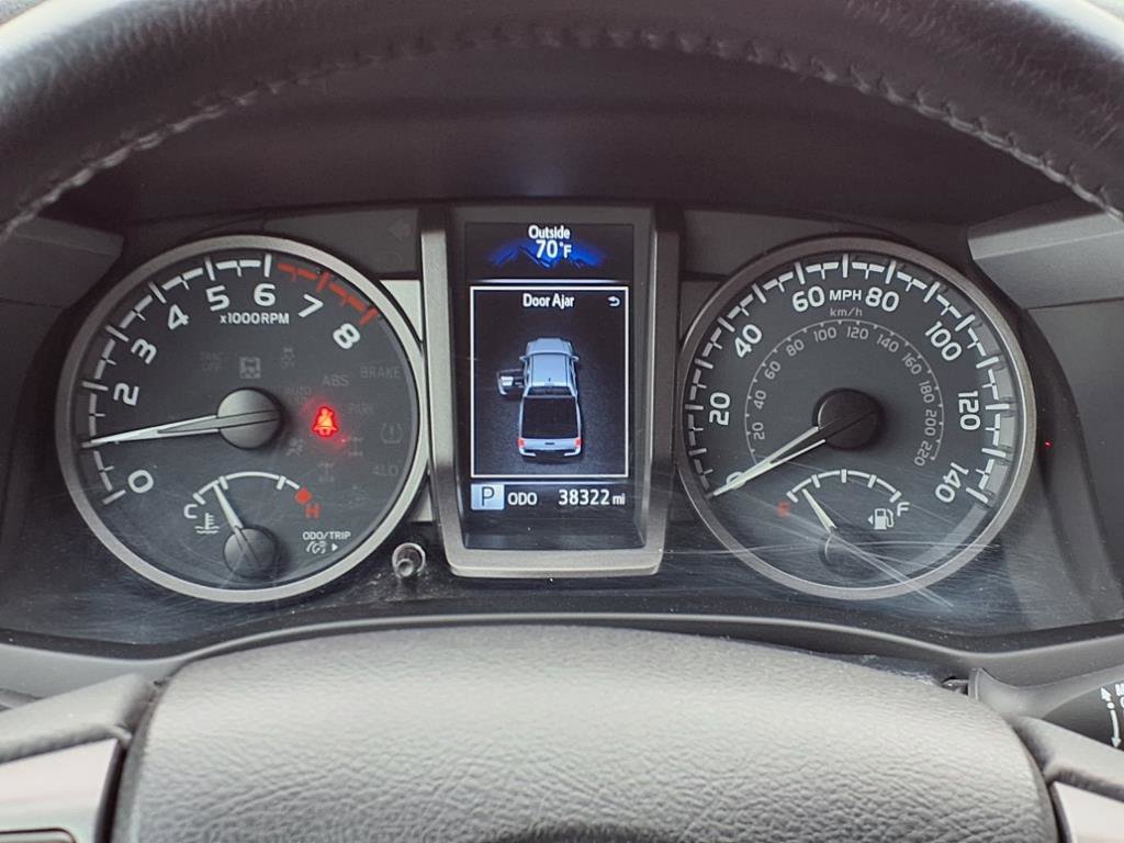 2023 Toyota Tacoma TRD Off-Road photo 12