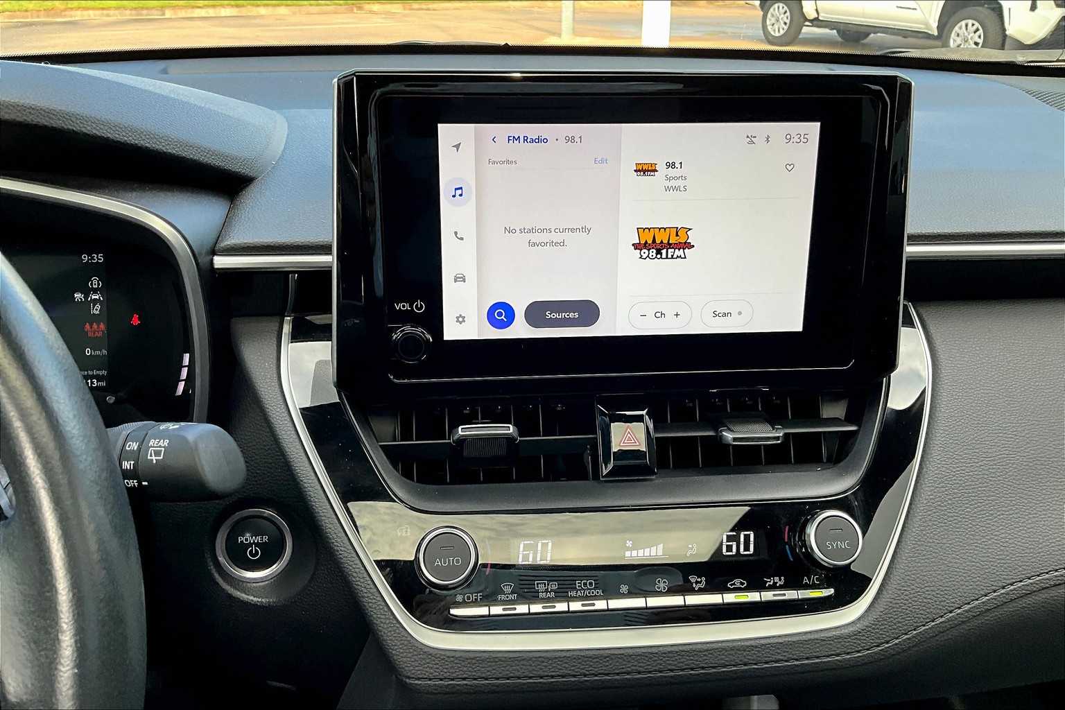 2023 Toyota Corolla Hybrid XSE photo 5