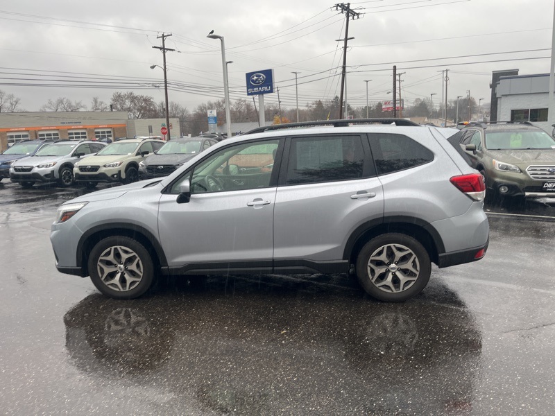 2020 Subaru Forester Premium photo 2