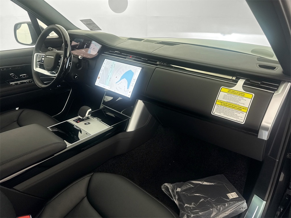 2025 Land Rover Range Rover SE photo 26