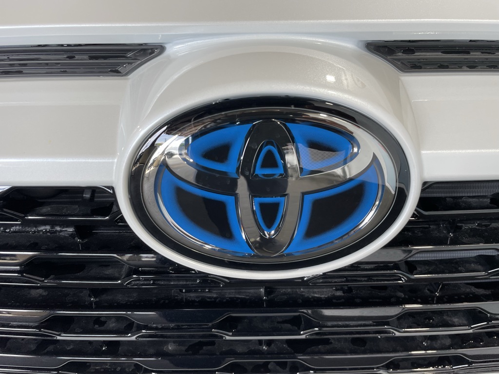 2024 Toyota RAV4 Hybrid SE photo 13