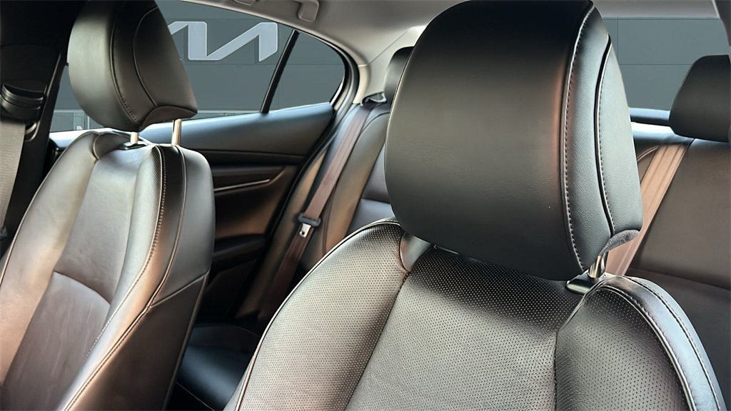 2022 Mazda Mazda3 Premium Plus photo 9